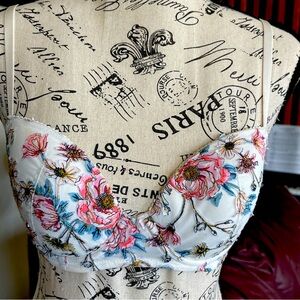 Victoria’s Secret Dream Angels Floral Padded Bra Size 32D
